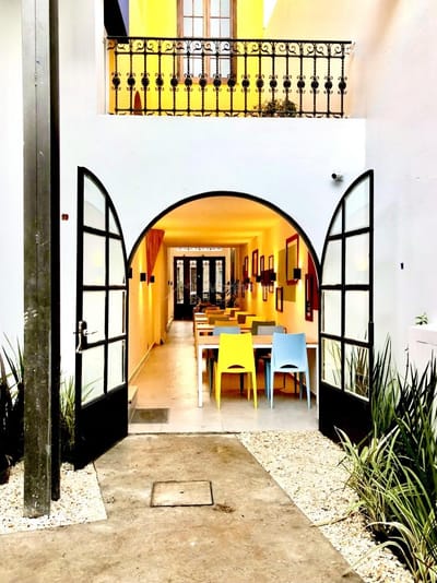 Venta de Casa Residencia Estudiantil, 16 habitaciones