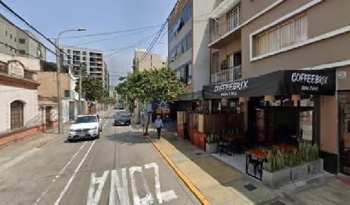 ALQUILER DE ESTACIONAMIENTO EN EDIFICIO UBICADO EN SAN MARTIN XX  MIRAFLORES