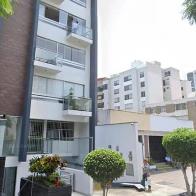 VENDO DEPARTAMENTO DE 120 M2 DE TRES DORMITORIOS BALCON CON VISTA A LA CALLE