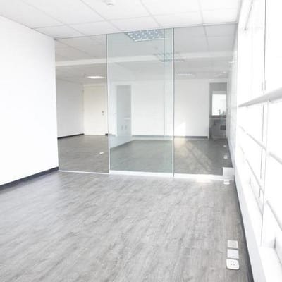 ALQUILO AMPLIA OFICINA M PISO  GRIMALDO DEL SOLAR MIRAFLORES