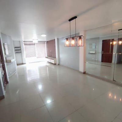 ALQUILER DE TRIPLEX DE  M DE  SEIS DORMITORIOS EN LOS OLIVOS  COVIDA