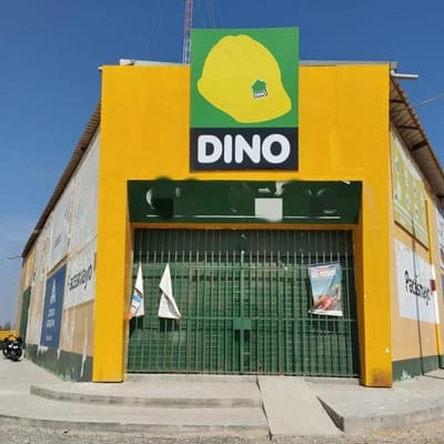 Venta de almacn en filo de pista