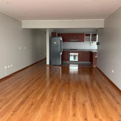 ALQUILO  AMPLIO DUPLEX EN MIRAFLORES