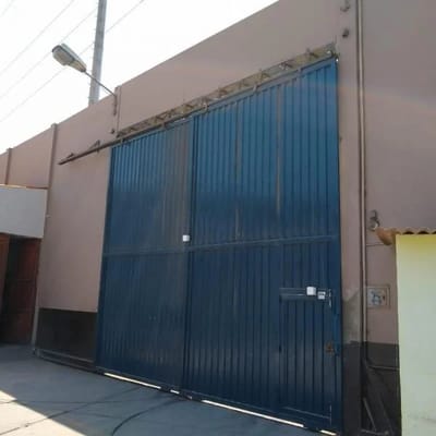 OPORTUNIDAD VENTA DE ALMACEN POR EL OVALO LA MARINA  TRUJILLO