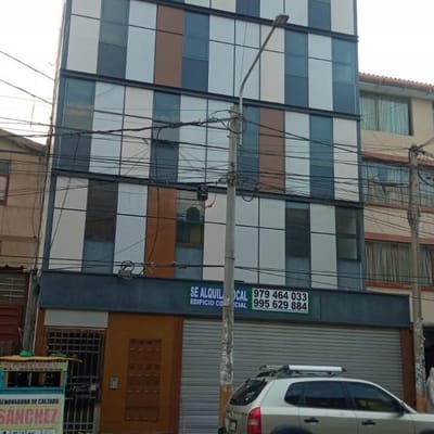 Alquiler de edificio de estreno excelente zona comercial