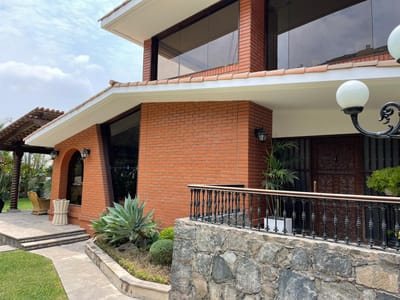 VENDO HERMOSA CASA EN LA PLANICIE(LA MOLINA)