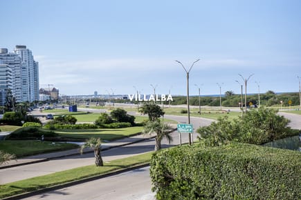 Vende departamento de 3 dormitorios en Ocean Tower, Punta del Este