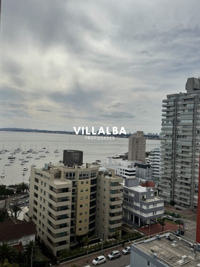 Península, Punta del Este. A solo 200 metros del mar, 2 dormitorios, 2 baños