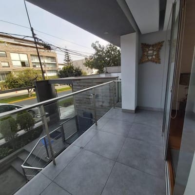 VENTA FLAT EN SURCO. URB. CHACARILLA 3 HAB 3 BAÑOS + BALCON