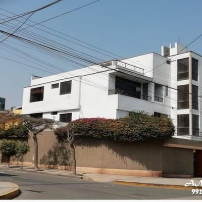 VENDO EXCELENTE EDIFICIO EN ESQUINA - LINDA ZONA DE MONTERRICO