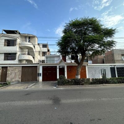 VENTA de CASA en SANTA ANITA  Urb Los Robles