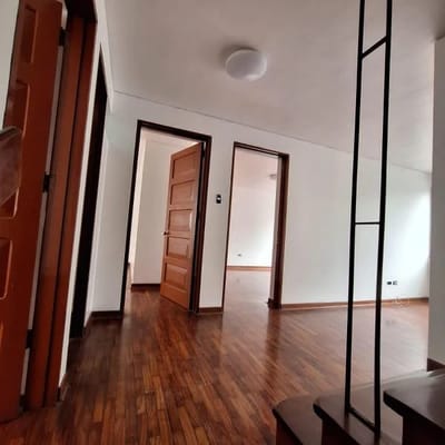 ALQUILO CASA OFICINA CALLE LAS FLORES SAN ISIDRO