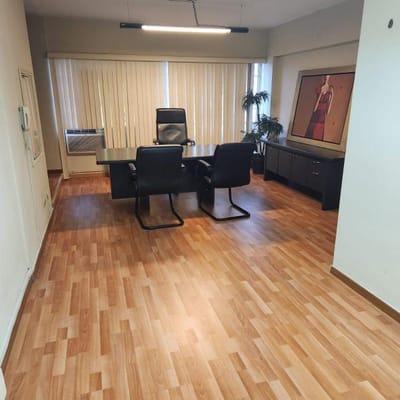 VENTA de OFICINA en MIRAFLORES  Cdra  Av Del Ejercito
