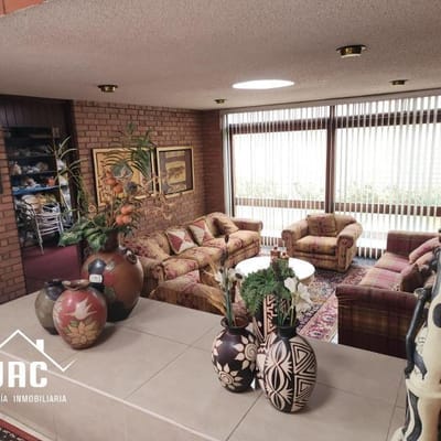 SE VENDE O ALQUILA  LINDA CASA EN CALLE LOS CEREZOS LA MOLINA