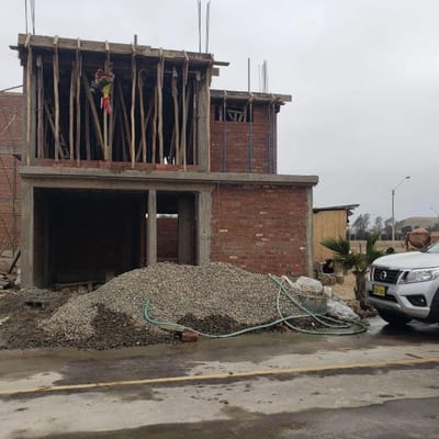 SE VENDE CASA DOS PISOS EN CASCO EN CHILCA