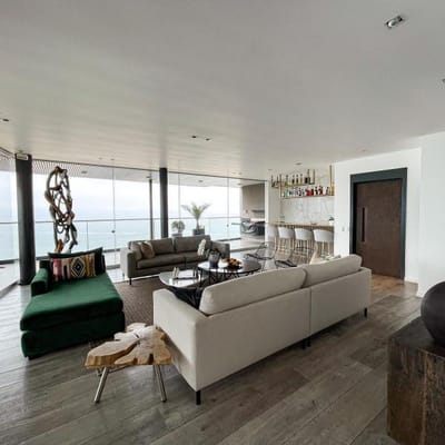 TRIPLEX CON VISTA AL MAR EN VENTA LIMITE BARRANCO