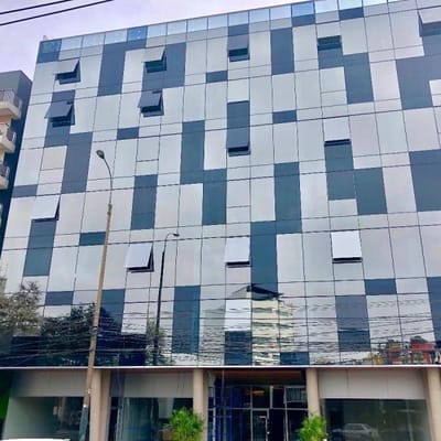 Alquiler de línda oficina de súper ubicada en Cavenecia San Isidro