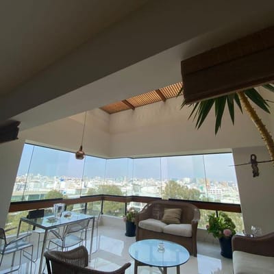 Venta de súper departamento PH con vista y salida a parque Blume .