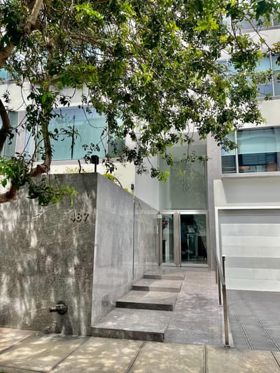 Venta de súper departamento en zona inmejorable de Víctor Maurtua v/parque .