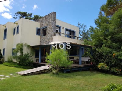 CASA EN VENTA EN LA BARRA A PASOS DEL MAR