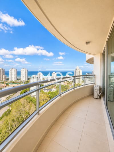 APARTAMENTO EN VENTA EN OCEAN DRIVE PISO ALTO