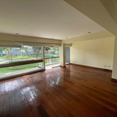 Vendo departamento en Tambo de Monterrico con balcn vista a parque cerca a Chacarilla