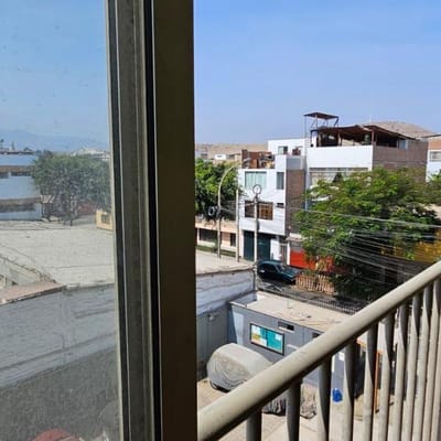 Prctico departamento con balcn cerca al real plaza