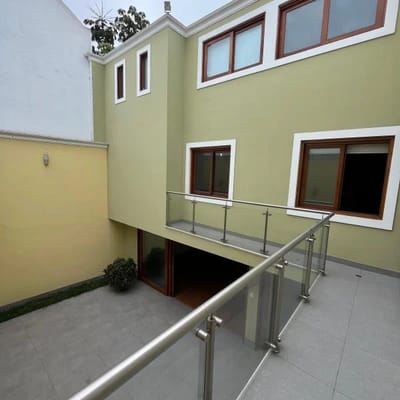 VENDO PRECIOSA CASA EN SAN ISIDRO