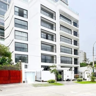 Departamento de Estreno en San Isidro frente a parque con balcn