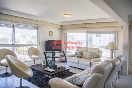 PORTO MARE , PUERTO , Penthouse duplex de 3 dormitorios en venta. Departamento con parrillero.
