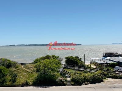Alquiler de Temporada en Punta del este, primera linea de la mansa, 3 domritorios.