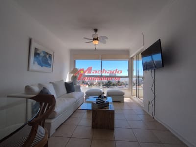 Alquiler y venta de apartamento de dos dormitorios en Punta del Este