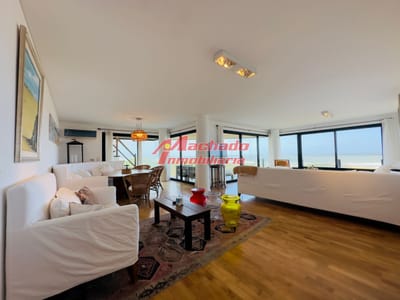 venta de apartamento pent house frente a playa brava
