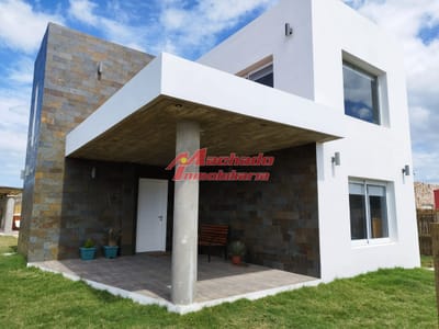 Casa en venta y alquiler en Punta del Este
