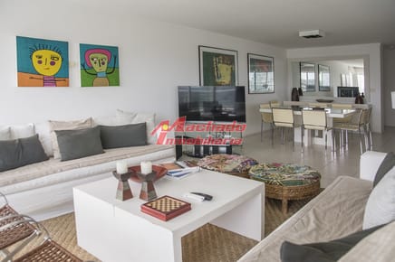 Vende apartamento de 3 dormitorios + dependencia , en brava , Punta del Este