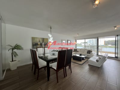 Apartamento en venta de 3 dormitorios  en Punta del Este