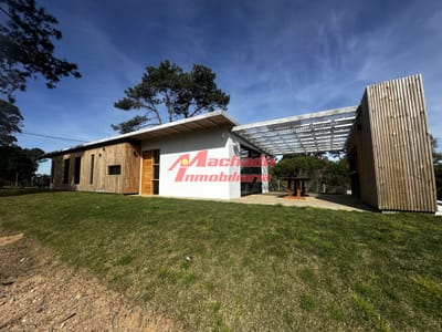 Venta casa a estrenar en barrio Club del lago Punta Ballena