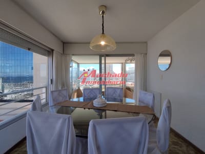 Alquiler de apartamento de 3 dormitorios y dependencia de servicio en Punta del Este