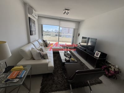Apartamento de 3 dormitorios en venta en Punta del Este