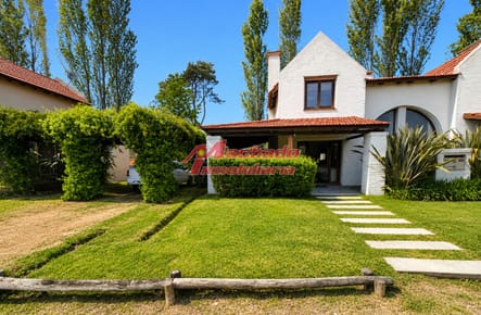 Casa en Barrio privado con piscina y cancha de tenis.Zona Pinares