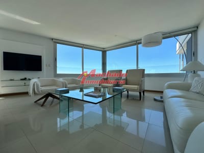 Apartamento de 3 dorm más dep en venta en Punta del Este