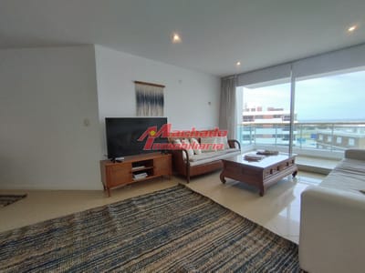 Apartamento en venta de 3 dormitorios y dep. servicio en Punta del Este