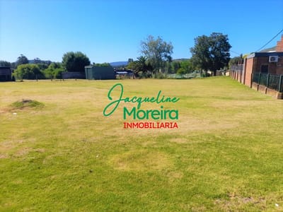 Gran oportunidad de inversión. Terreno esquina tipo proa con vista a los cerros.