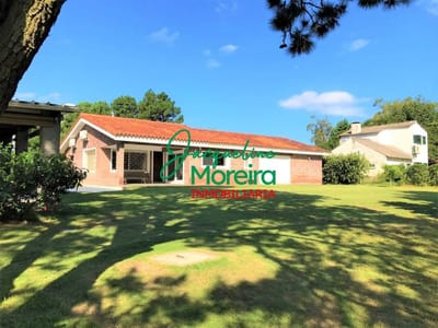"ABRAZO DE MAR" gran casa en venta a pocos pasos de la playa mansa de Balneario Solís