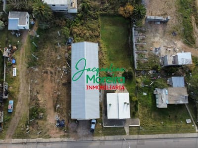**C101256** Terreno con galpón ideal para taller o depósito.