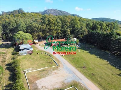 2 Hec. con Casa e instalaciones a sólo 5 minutos playa Piriápolis