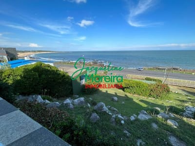 ATALAYA, CASA EN VENTA en PUNTA COLORADA , PIRIAPOLIS con una de las mejores vistas al mar de la zona.