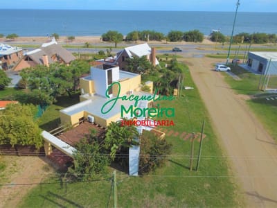 LA ESCONDIDA ALQUILER VERANO CASA CON DISEÑO VANGUARDISTA  A MEDIA CUADRA PLAYA PORTALES DE PIRIAPOLIS