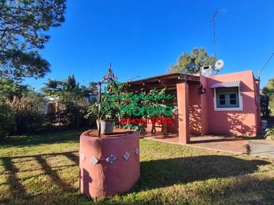 EL BROCAL BELLA VISTA es una típica casita de campo en la playa  a muy poca distancia del mar y las sierras.