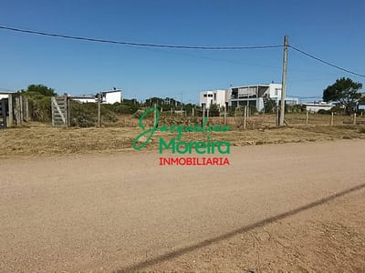 TERRENO A 1 CUADRA DEL MAR EN PUNTA NEGRA. PIRIAPOLIS.